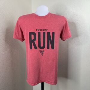 Saucony RUN Track & Field Red-ish Tshirt Men’s Sz Small Shorts Polyblend